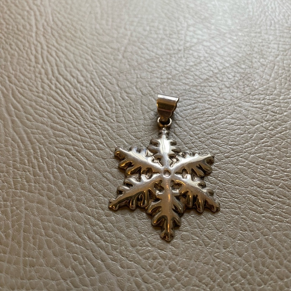 Large 925 Sterling Silver Winter Snowflake Pendant Charm